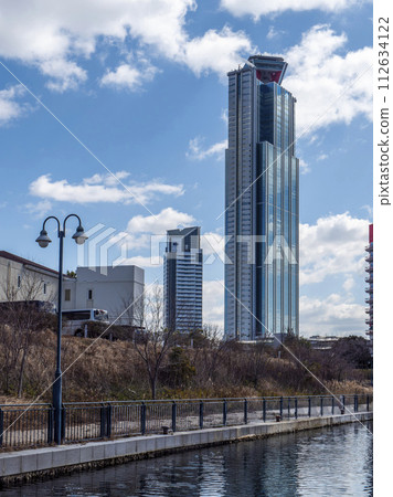 從咲島運河看大阪府咲島政府大樓 從咲島運河看大阪府咲島政府大樓 112634122