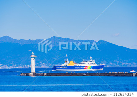 （靜岡縣）駿河灣渡輪從清水港出發，背景是富士山 112634334