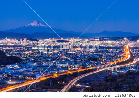 (Shizuoka Prefecture) Cityscape of Shizuoka City, Tomei Expressway, Mt. Fuji night view 112634862