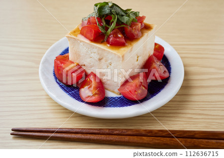 Tomato and perilla chilled tofu Tomato and perilla chilled tofu 112636715
