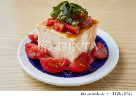 Tomato and perilla chilled tofu Tomato and perilla chilled tofu 112636725
