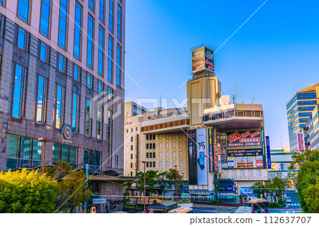 日本橫濱城市景觀三月-橫濱站西口、友都八喜相機、海灣喜來登H等景觀 日本橫濱城市景觀三月-橫濱站西口、友都八喜相機、海灣喜來登H等景觀 112637707