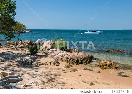 Speed boat sailing on turquoise sea by Ko Man Klang, Rayong Speed boat sailing on turquoise sea by Ko Man Klang, Rayong 112637726
