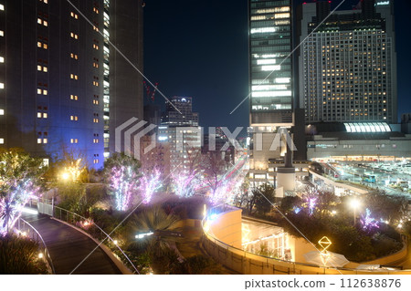 難波公園在晚上 112638876