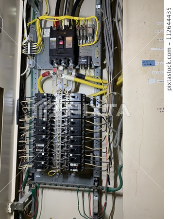 I took a photo of an old switchboard. 112644435