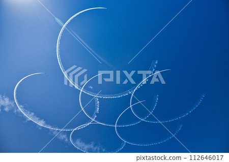 Blue Impulse flies to celebrate the opening of the Hokuriku Shinkansen 112646017