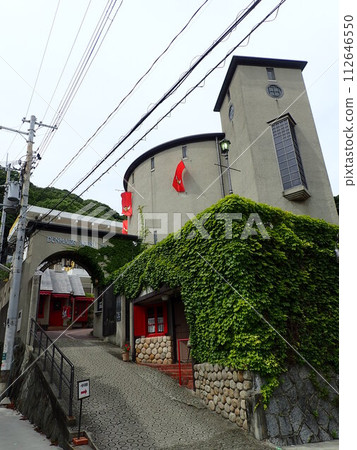 位於神戶市中央區北野町的北野異人館地區的丹麥大廈,有許多從明治時代到昭和初期外國人居住的西式建築。 位於神戶市中央區北野町的北野異人館地區的丹麥大廈,有許多從明治時代到昭和初期外國人居住的西式建築。 112646550
