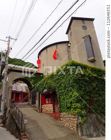 位於神戶市中央區北野町的北野異人館地區的丹麥大廈,有許多從明治時代到昭和初期外國人居住的西式建築。 位於神戶市中央區北野町的北野異人館地區的丹麥大廈,有許多從明治時代到昭和初期外國人居住的西式建築。 112646551