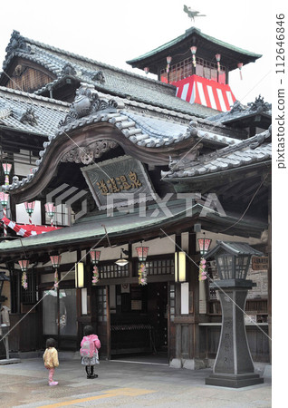日本最古老的道後溫泉主樓是一棟正式的建築。 日本最古老的道後溫泉主樓是一棟正式的建築。 112646846