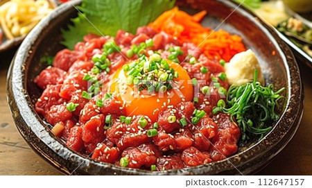 Yukhoe：韓國蛋黃生牛肉 112647157