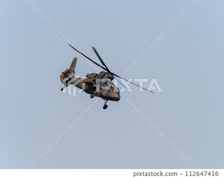 觀察直升機 OH-1 飛越姚軍駐地上空 112647416