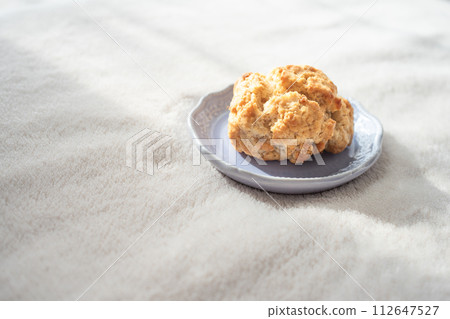 Plain scone Plain scone 112647527