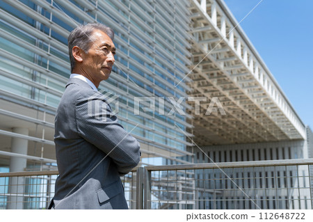 商人高級男性辦公大樓 112648722