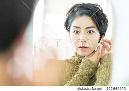 女人穿配件 112648853