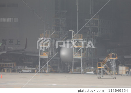 hangar hangar 112649364