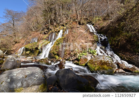 Waterfall in the late fall 112650927