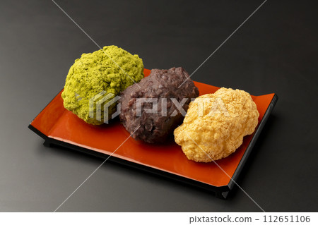 Ohagi, three-colored ohagi, red bean paste, matcha, soybean flour 112651106