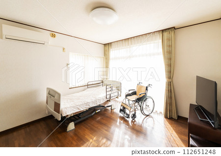 護理設施輪椅床 112651248