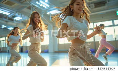 青年女子舞蹈學校 112651397