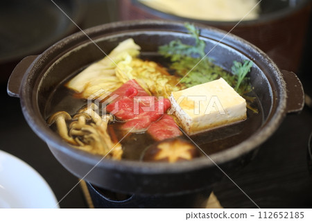 Japanese hotpot 112652185