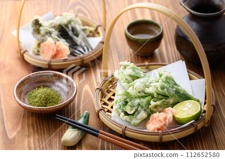 Spring luxury: Fukinoto tempura Spring luxury: Fukinoto tempura 112652580