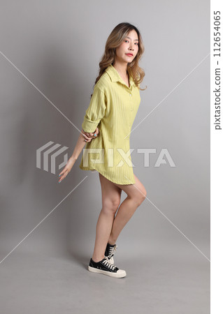 Young Asain Woman Young Asain Woman 112654065