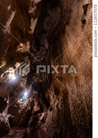 High ceiling of passageway in Hakuundo Cave High ceiling of passageway in Hakuundo Cave 112657078