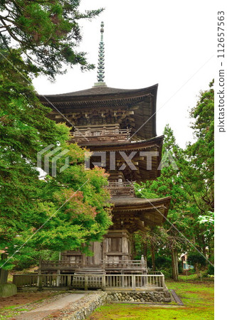 Three-storied pagoda at Otho-ji Temple (Niigata Prefecture) 112657563