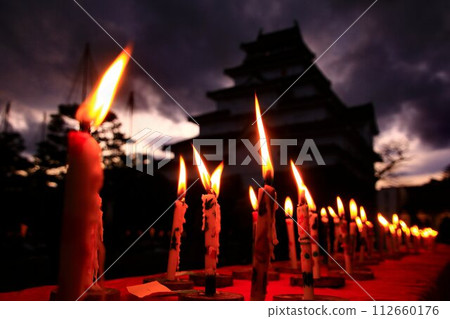 Shining in the winter night sky... Tsuruga Castle in Aizuwakamatsu, the site of the Picture Candle Festival 112660176