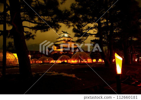 Shining in the winter night sky... Tsuruga Castle in Aizuwakamatsu, the site of the Picture Candle Festival Shining in the winter night sky... Tsuruga Castle in Aizuwakamatsu, the site of the Picture Candle Festival 112660181