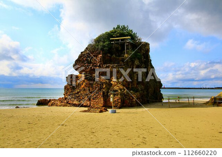 移國神話的設定…美麗的沙灘與日本海“稻佐之濱/弁天島” 移國神話的設定…美麗的沙灘與日本海“稻佐之濱/弁天島” 112660220