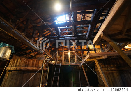 Soy sauce barrel (historic traditional manufacturing method) 112662534