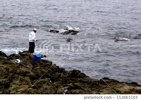 Fine fishing on rough seas Fine fishing on rough seas 112663103