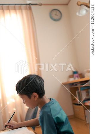 作業 功課 寫功課 112664138