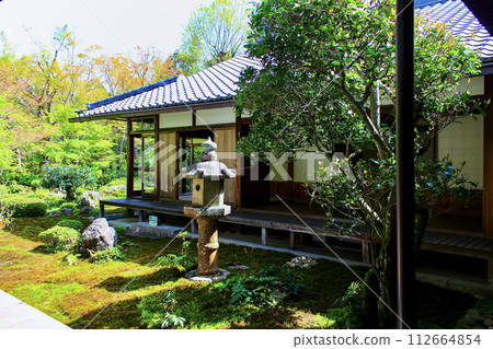 [Kyoto] Spring Genkoan main hall and garden 112664854