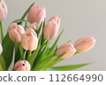 粉紅色的鬱金香 112664990