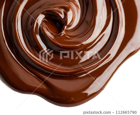 融化的巧克力在白色背景上流動 融化的巧克力在白色背景上流動 112665790