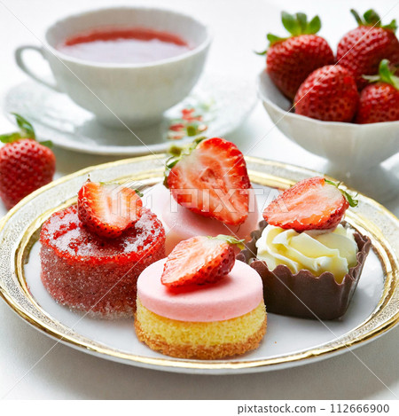 下午茶時間小蛋糕拼盤 112666900