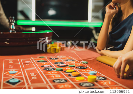 Couple dating at a casino 112666951