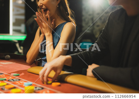 Couple dating at a casino 112666954