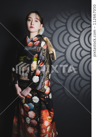 黑色振袖 112667050