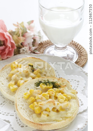 英式鬆餅玉米三明治 112667550