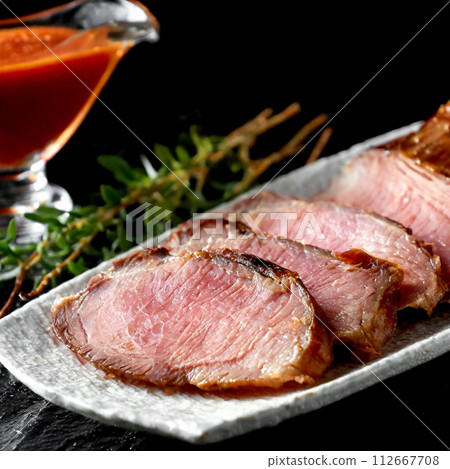 Sliced smoked char siu 112667708