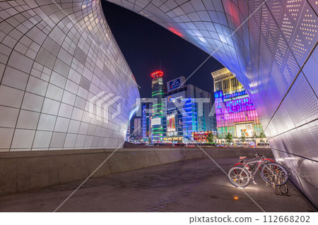 Cityscape of Seoul at night and skyscrapers in Dongdaemun area, Seoul, South Korea. Cityscape of Seoul at night and skyscrapers in Dongdaemun area, Seoul, South Korea. 112668202