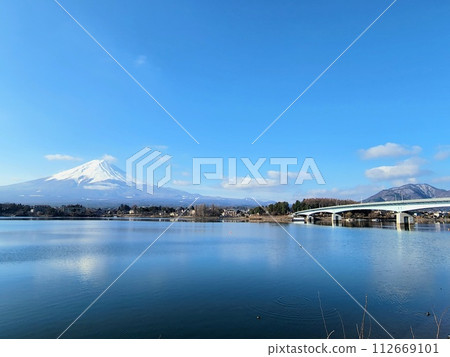 Lake and Kawaguchiko Ohashi Bridge Lake and Kawaguchiko Ohashi Bridge 112669101