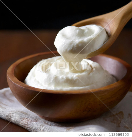 木碗裡的新鮮乳酪 112669303