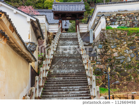 西芳寺、雨後的石階（廣島縣竹原市） 112669498