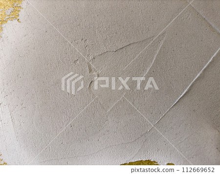 Structural plaster on the wall 112669652