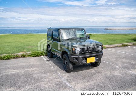 4WD car automobile drive parking lot journey 112670305