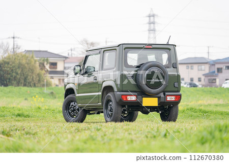 4WD light car driving drive 112670380